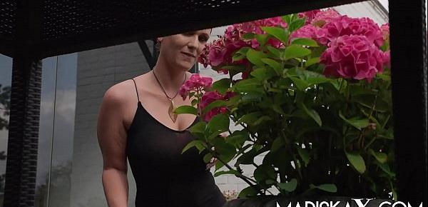 trendsMARISKAX French MILF Sandy Lou ass fucked outdoors